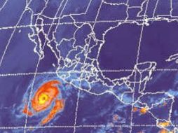 Imagen satelital proporcionada por Conagua que muestra la ubicación y dirección del meteoro. ESPECIAL  /