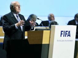 Durante la intervención de Joseph Blatter, en la segunda y última jornada del 62 Congreso de FIFA celebrada en Hungría. AP  /