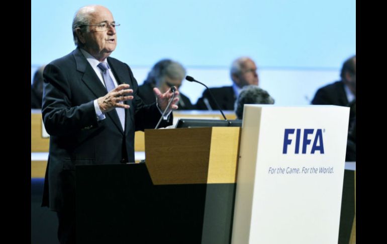 Durante la intervención de Joseph Blatter, en la segunda y última jornada del 62 Congreso de FIFA celebrada en Hungría. AP  /