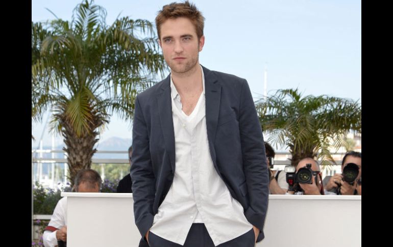 Pattinson interpreta al joven experto en altas finanzas Eric Packer, obsesionado con la idea de cruzar Nueva York. EFE  /