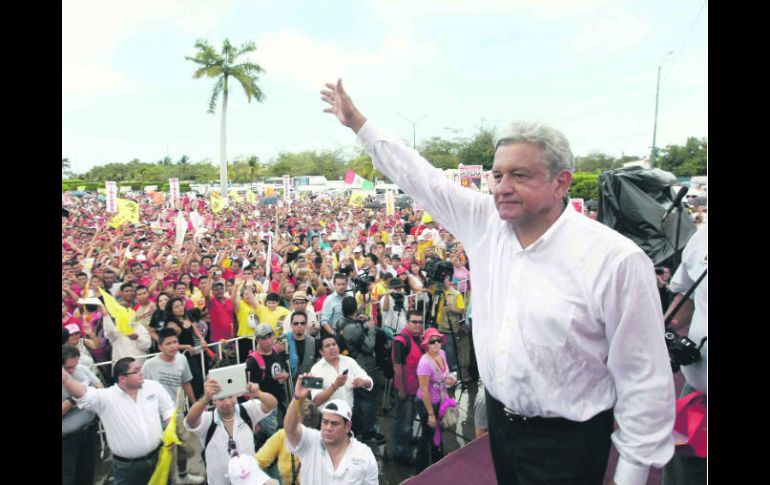 lópez obrador en lázaro cárdenas, michoacán. El candidato también visitó Tejupilco y Zihuatanejo, en el Estado de Guerrero.EL UNIVERSAL  /