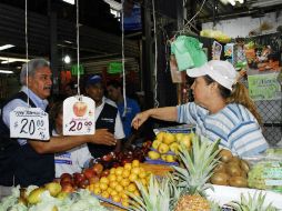 Cárdenas garantizó a los locatarios regresar a los mercados y tianguis ya como alcalde de Guadalajara. ESPECIAL  /