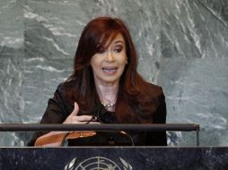 Las medidas de Cristina Fernández produjeron que el dólar llegará a cotizar la semana pasada a 6.10 pesos frente a  4.48 pesos.ARCHIVO  /