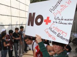 La CDHDF repudia las llamadas telefónicas y amenazas que han lanzado a estudiantes del movimiento #Yosoy132. ARCHIVO  /