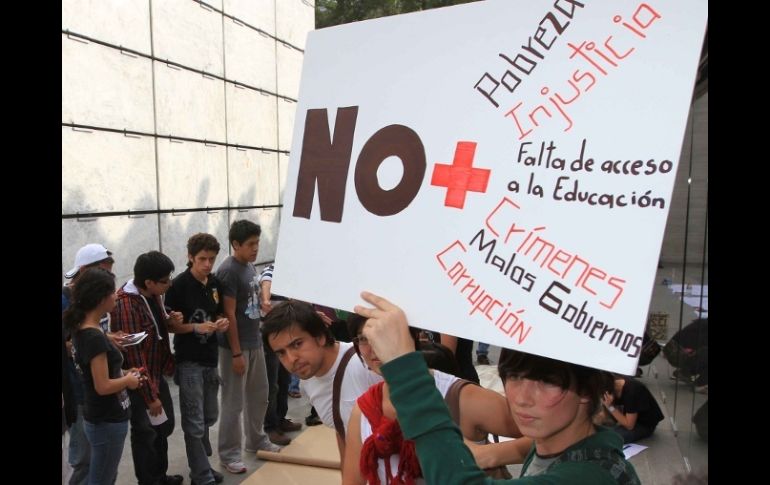 La CDHDF repudia las llamadas telefónicas y amenazas que han lanzado a estudiantes del movimiento #Yosoy132. ARCHIVO  /