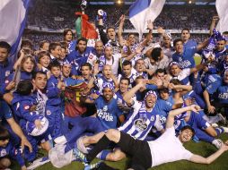 Los jugadores del Deportivo La Coruña festejan el ascenso. EFE  /