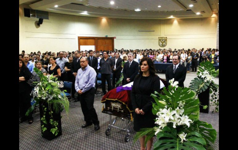 Misa de cuerpo presente del  fallecido rector de la Univa Guillermo Alonzo Velasco.  /