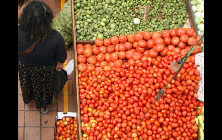 Gracias a la triplicación de su genoma, el tomate es una especie de fruto que logró salvarse de la 'extinción masiva'. ARCHIVO  /