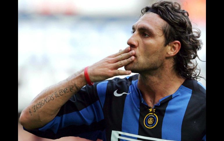 Christian Vieri, del Inter de Milán, es uno de los sospechosos de estar implicados en el escándalo de amaño de partidos. ARCHIVO  /