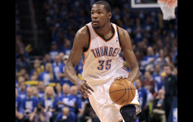 Kevin Durant aportó 22 puntos, seis rebotes y cinco asistencias, con lo que guió a su equipo a la victoria. REUTERS  /