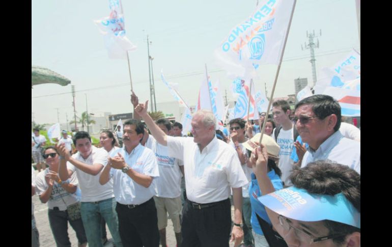 Tras concurrir a la reunión anual de la Canadevi, Fernando Guzmán tuvo ayer un evento con simpatizantes en Puerto Vallarta. ESPECIAL  /