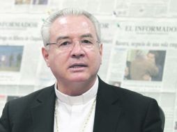 El cardenal Robles admite que los sacerdotes que trabajan en zonas de riesgo han debido modificar algunos de sus hábitos.  /