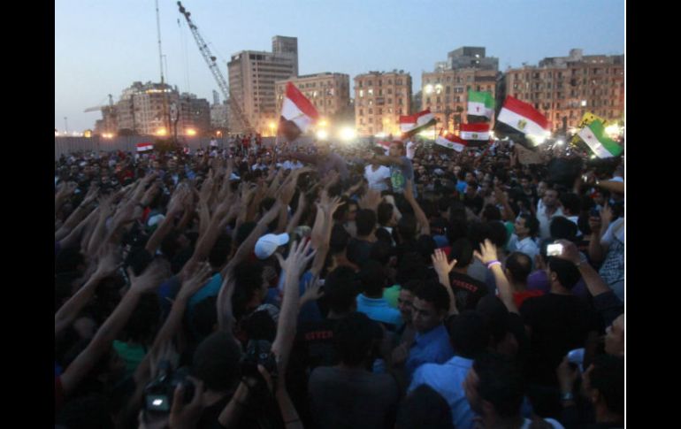 Convocados en la Plaza Tahrir algunas personas esperaban una sentencia de muerte ''Él debe ser colgado'', consideran. REUTERS  /