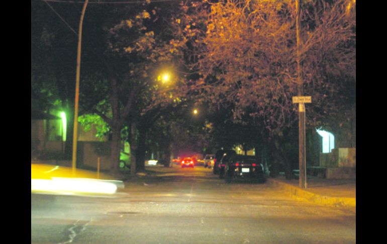 DE NOCHE. Las calles oscuras y solas suelen ser de los lugares donde los delincuentes hacen de las suyas.  /