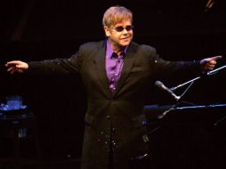 Elton John adoptará a un segundo hijo. ARCHIVO  /