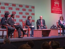 Josefina Vázquez Mota responde preguntas de estudiantes de la Universidad Iberoamericana. NOTIMEX  /