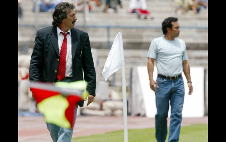 El Atlante, dirigido por Ricardo Lavolpe (i), enfrentará al Pachuca de Hugo Sánchez (d) el domingo 22 de julio. ARCHIVO  /