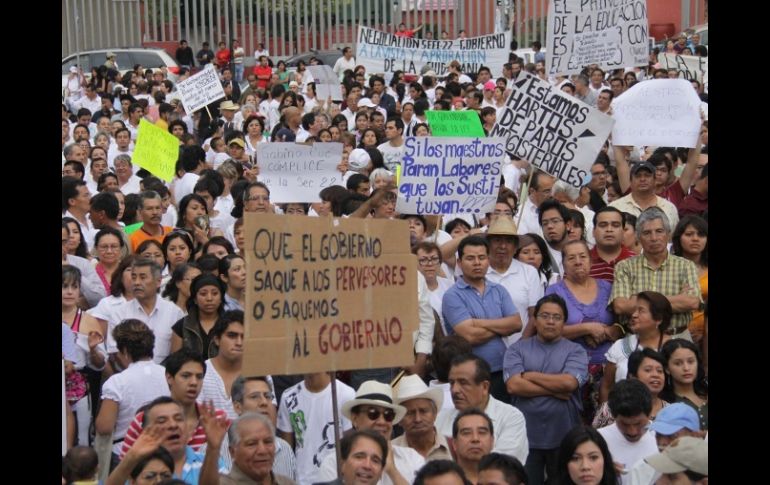 Oaxqueños protestaron en rechazo al movimiento magisterial de la Sección 22 del SNTE. ARCHIVO  /