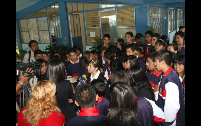 Maestros irrumpen en las escuelas de Morelia, para evitar que los alumnos realizaran la prueba enlace. NTX  /