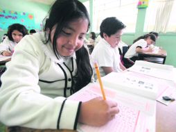 EXAMINADOS. Alumnos de todo el país realizan esta semana la prueba ENLACE. EL UNIVERSAL  /