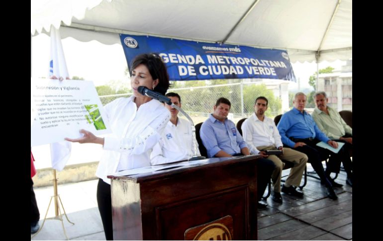 La candidata del PAN a la alcaldía de Zapopan, Maricarmen Mendoza, durante la reunión de la Agenda Metropolitana. ESPECIAL  /