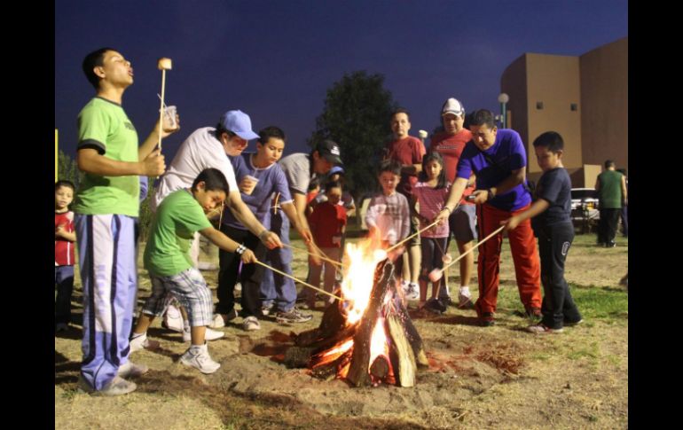 Campamento para padres e hijos en el Trompo Mágico.  /