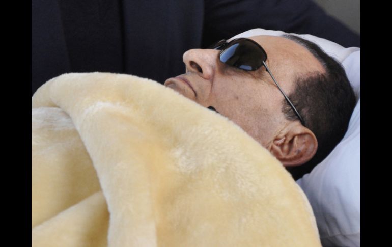 Las autoridades egipcias estudian trasladar al ex presidente Hosni Mubarak al hospital. AP  /