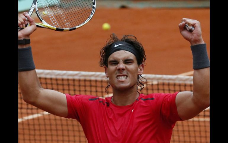 Nadal se impuso por 7-6 (7-4), 6-2 y 6-3 tras dos horas y 46 minutos de juego. AFP  /