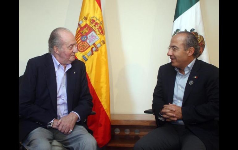 El presidente Felipe Calderón sostuvo una reunión con el rey de España Juan Carlos I, en el marco de la IV Cumbre del Pacífico. NTX  /