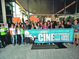 Los estudiantes reclamaron contra los monopolios; como lo muestra la imagen, el cine estuvo entre sus exigencias. NTX  /