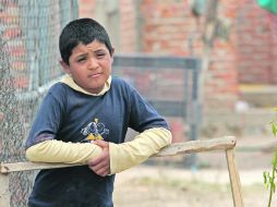 Estudiantes de la primaria “Ricardo Flores Magón”, en la Colonia La Guadalupana, padecen la falta de redes de agua potable y drenaje.  /