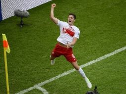 Robert Lewandowski celebra el primer tanto de la Eurocopa 2012. EFE  /