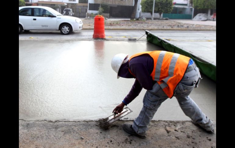 Se ha terminado más de la mitad del pavimentado con concreto en Guadalajara, anunció la Secretaría de Servicios Públicos. ARCHIVO  /