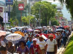 Maestros que pertenecen a la CETEG se manifestaron en Acapulco. EL UNIVERSAL  /