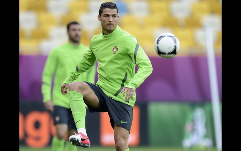 Cristiano Ronaldo durante la práctica del equipo luso. AFP  /