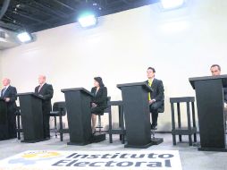 Los candidatos a la gubernatura durante su participación en el evento de ayer. ESPECIAL  /