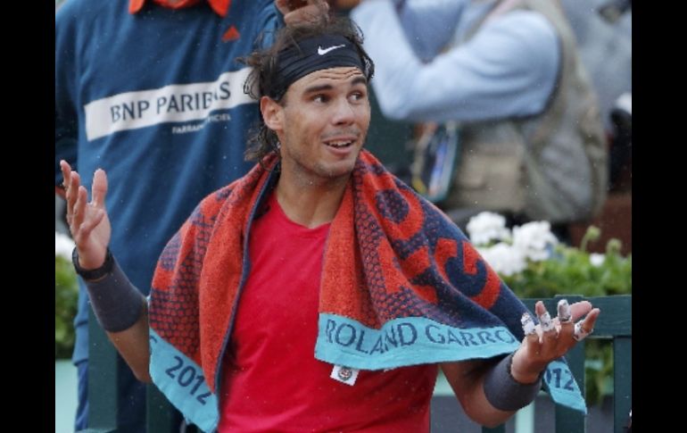 Nadal reacciona ante la ventaja en el marcador. REUTERS  /