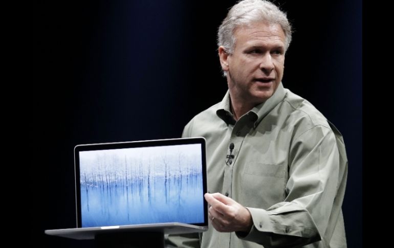 Phil Schiller fue el encargado de dar a concocer la nueva MacBook Air. AP  /