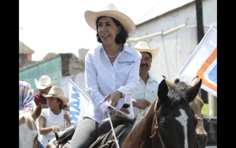 Mari Carmen realizó un recorrido en caballo, acompañada de la asociación de charros Las   Palmas. ESPECIAL  /