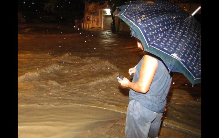 Lo que comenzó como lluvias torrenciales se ha convertido en una verdadera tromba de agua que azota a todo Taiwán. ARCHIVO  /