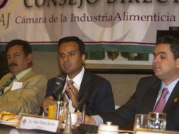 Héctor Robles, durante su discurso ante la CIAJ. ESPECIAL  /