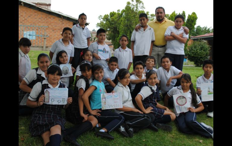 Grupo de 5º 'A' de la escuela urbana No. 176 'Alberto Orozco Romero'.  /