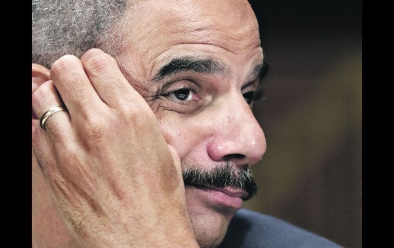 Eric Holder depende de una investigación legislativa para continuar en el cargo. AP  /