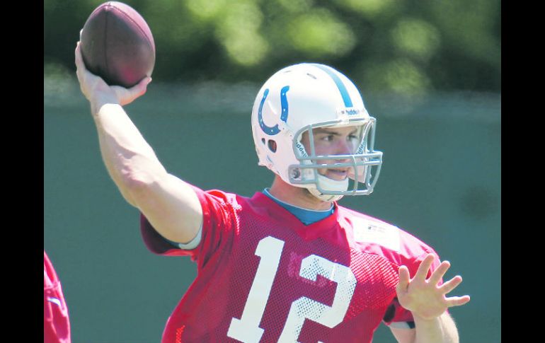 Andrew Luck estuvo certero en la sesión con sus receptores. AP  /