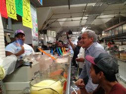 Cárdenas también visitó el Mercado Alcalde. ESPECIAL  /