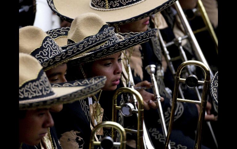 La banda mexicana Leones vestidos de charros, durante la audiencia general del Papa Benedicto XVI, en el Aula Pablo VI. EFE  /