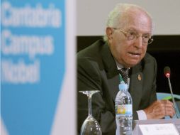 El director de la Academia Mexicana de la Lengua, Jaime Labastida, durante en el encuentro Cantabria Campus Nobel.EFE  /