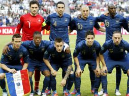 Jugadores de la selección francesa posan para los fotógrafos antes del partido con Inglaterra. EFE  /