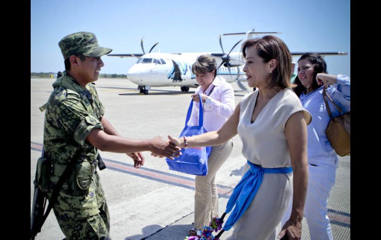 La candidata presidencial del Blanquiazul, Josefina Vázquez Mota a su llegada al aeropuerto de Tampico esta tarde. EL UNIVERSAL  /