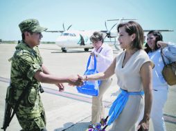 Josefina Vázquez Mota en el momento en el que llega a Tamaulipas, dentro de su gira proselitista. EL UNIVERSAL  /